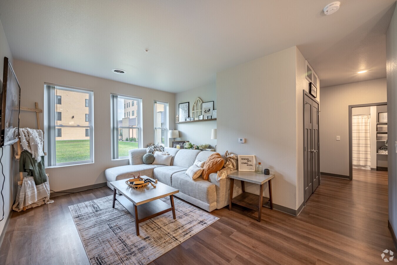 Station 955 living room