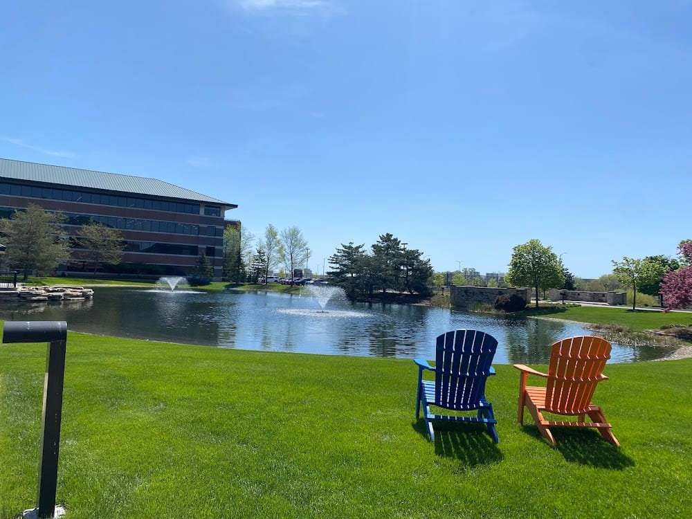 Honey Creek pond seating area